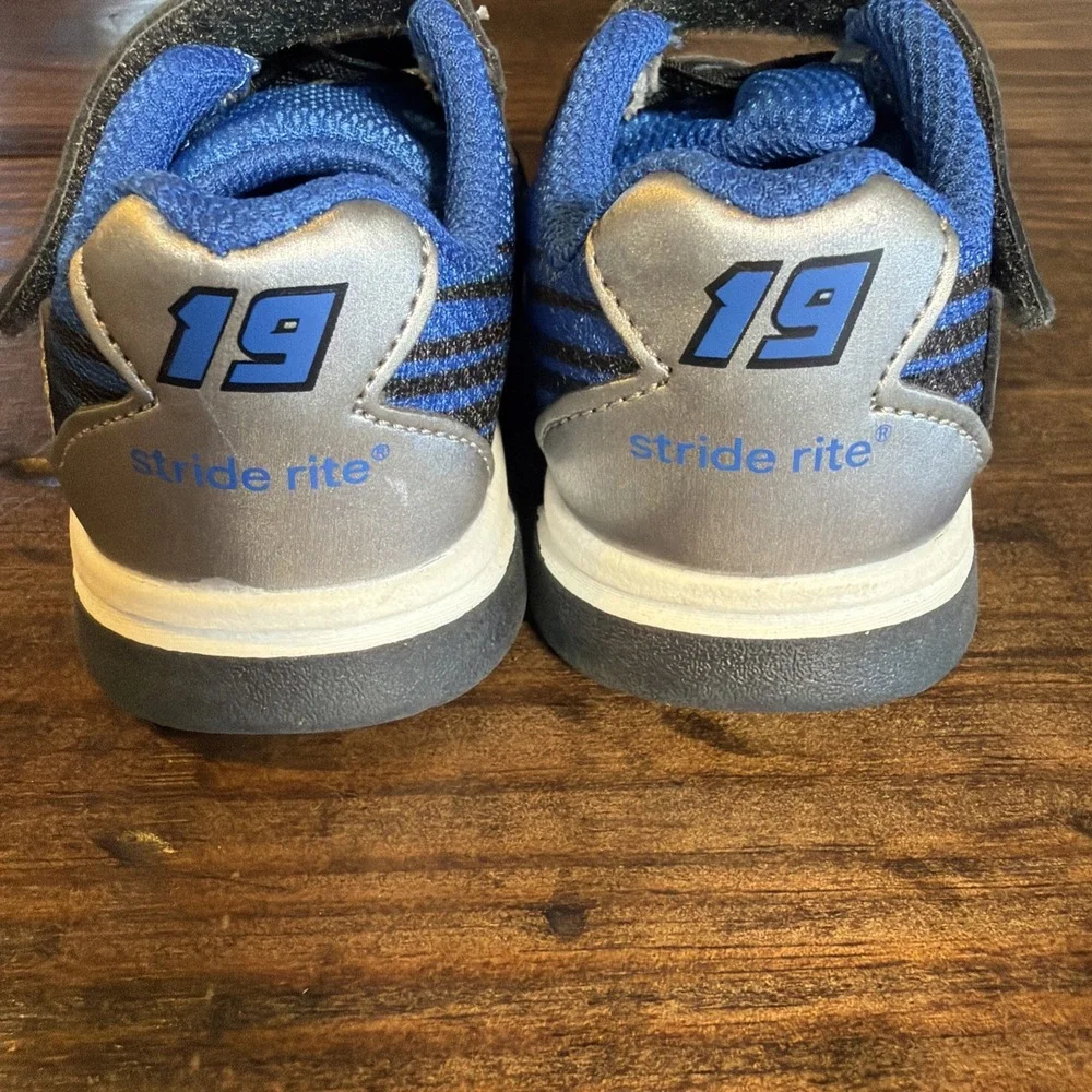 Stride Rite SR Lighted Speed Boys Shoes Size 5W Blue Light Up Sneakers Toddler